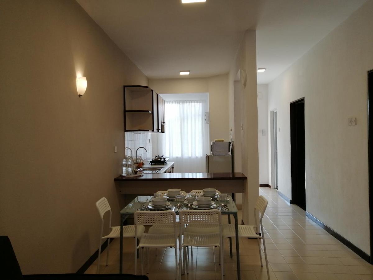 Bayu Emas Apartment By Wellington Resorts Batu Ferringhi Exterior foto